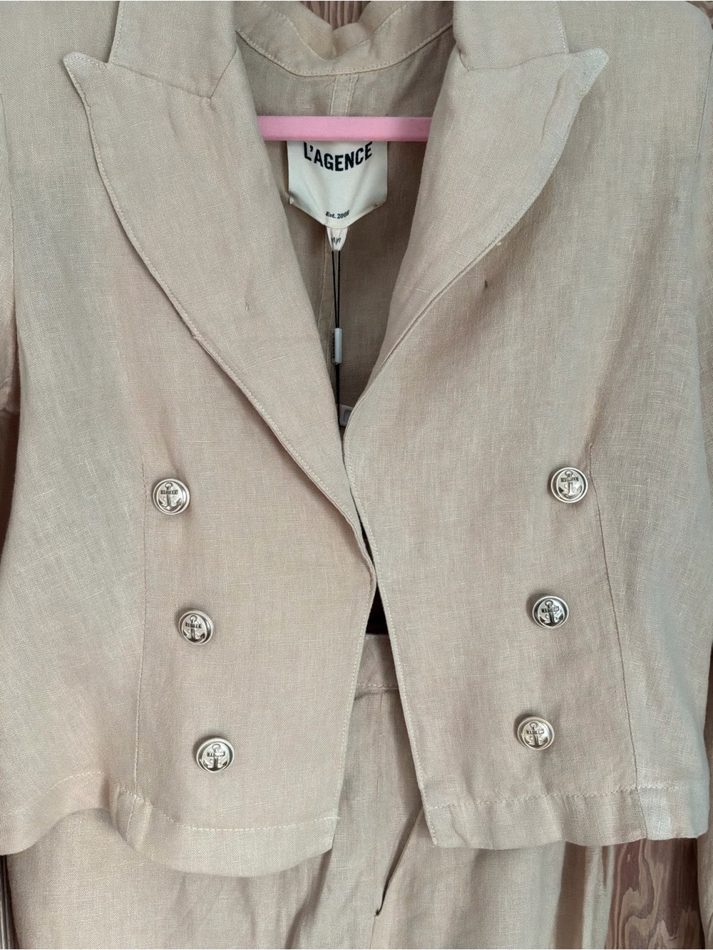 L'AGENCE Sandstone Cropped Double-Breasted Linen Blazer - Picture 4 of 6